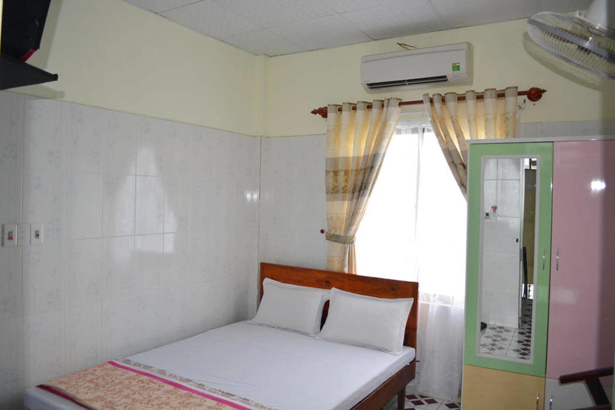 Anh Linh 1 Hotel Dong Hoi Eksteriør billede